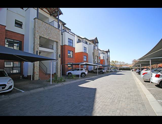2 BEDROOM APARTMENT FOR SALE IN GREENSTONE HILL